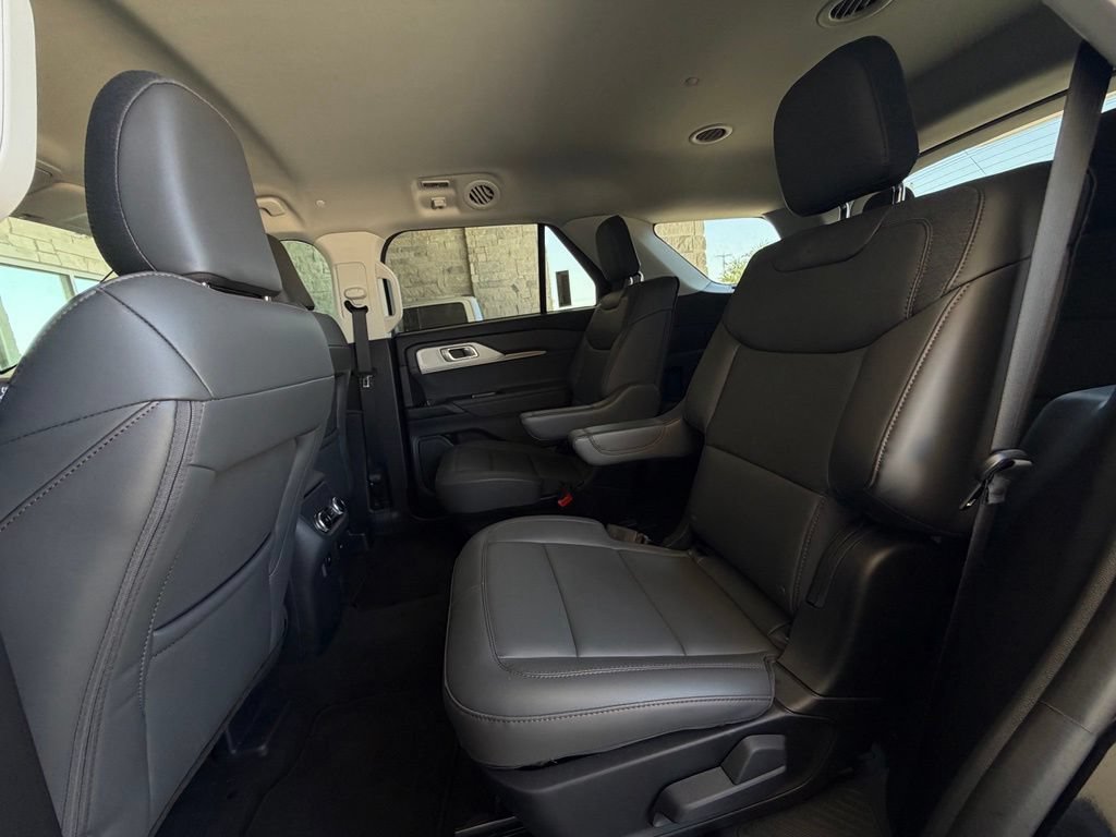New 2026 Ford Explorer Active w/ Active Comfort Package RWD image 21