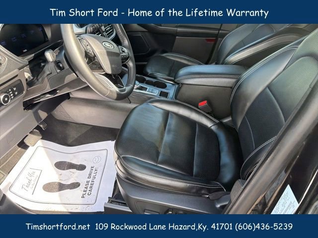 Used 2024 Ford Escape Platinum AWD/4WD image 12