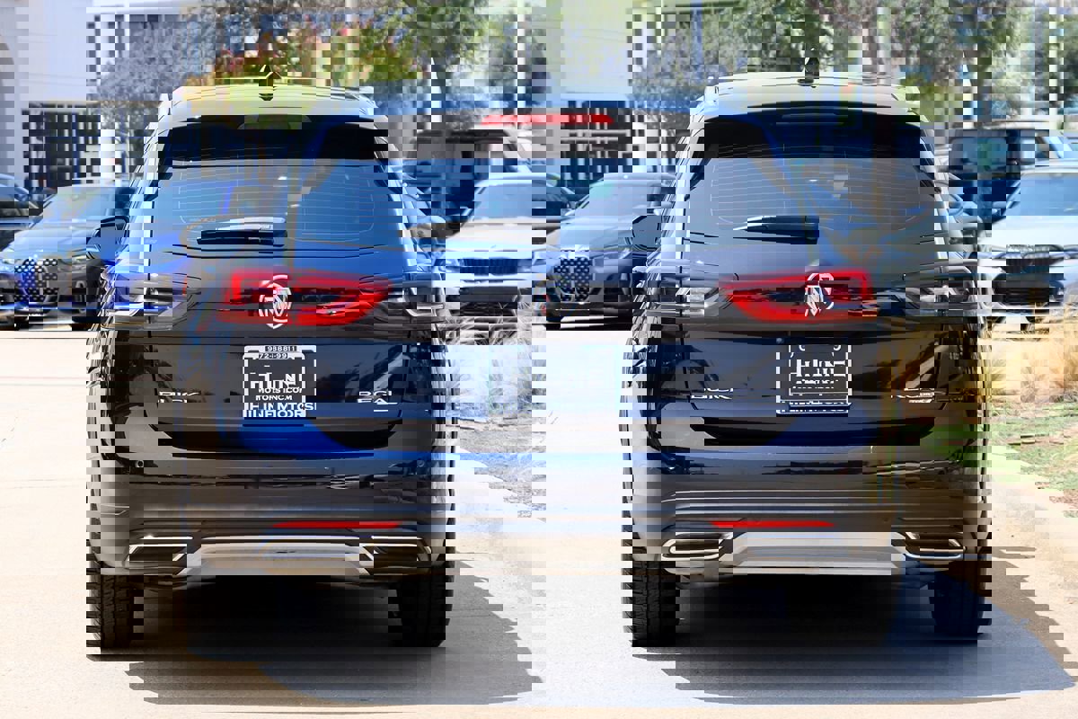 Used 2018 Buick Regal Essence w/ Driver Confidence Package #1 image 56