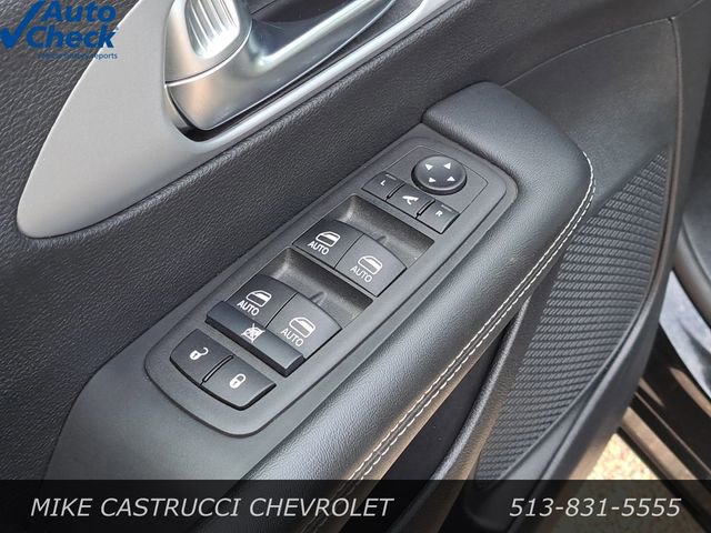 Used 2025 Chrysler Pacifica Limited image 21