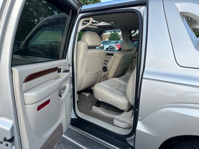 Used 2004 Cadillac Escalade EXT AWD/4WD image 12