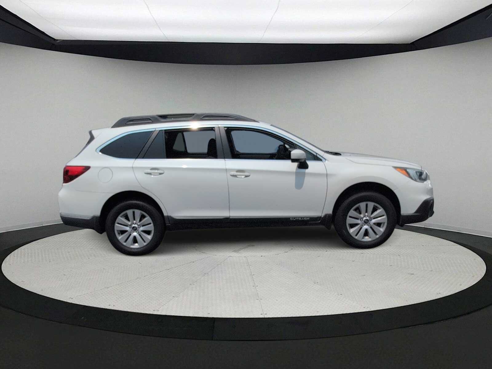 Used 2016 Subaru Outback 2.5i Premium AWD/4WD image 9