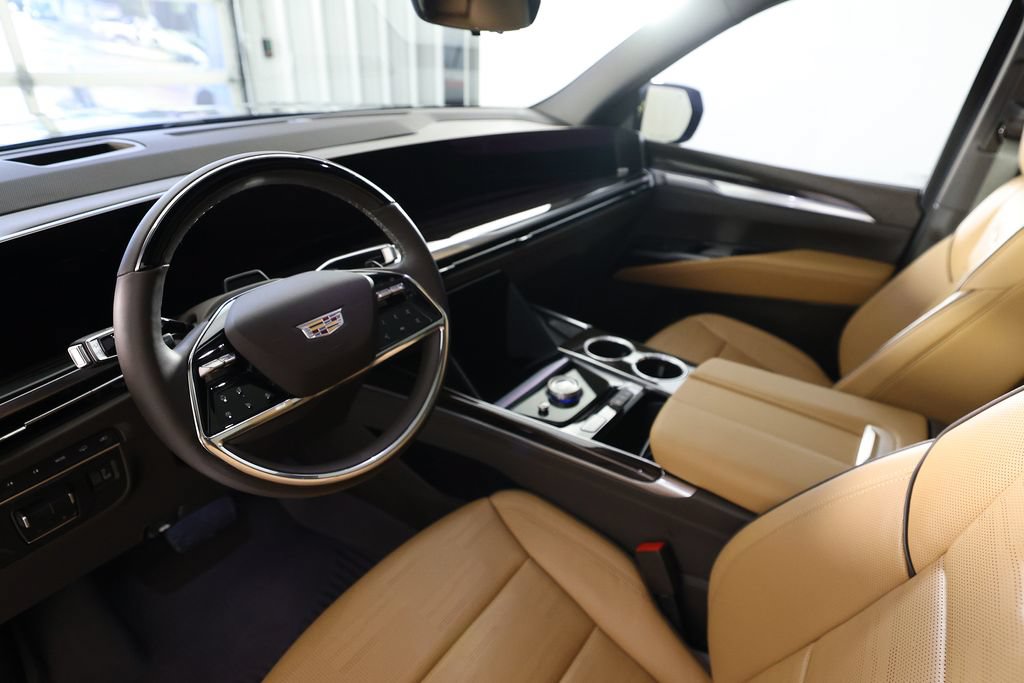 Used 2026 Cadillac Escalade Luxury w/ Touring Package AWD/4WD image 19