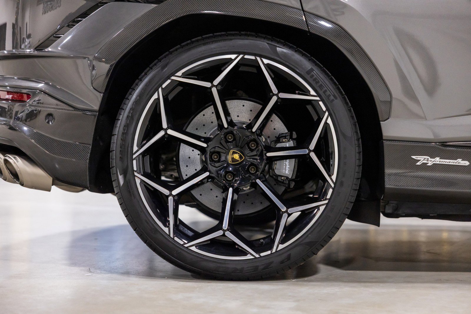 Used 2023 Lamborghini Urus Performante image 29