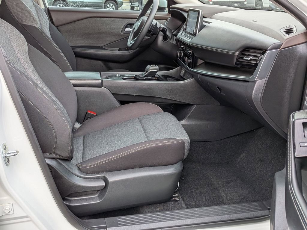 Used 2021 Nissan Rogue SV image 20