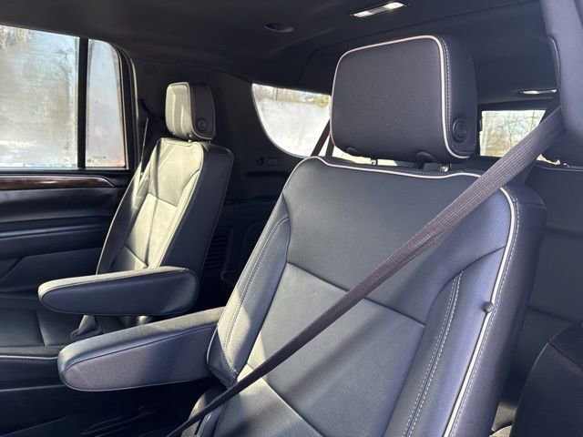 Used 2023 Chevrolet Suburban Premier image 22