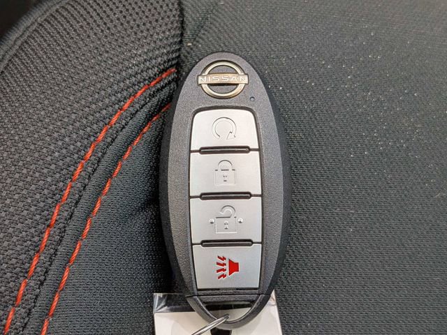 Used 2025 Nissan Frontier PRO-4X image 28