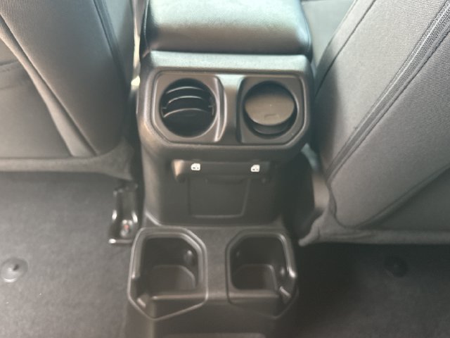 Used 2023 Jeep Wrangler Unlimited Sport AWD/4WD image 14