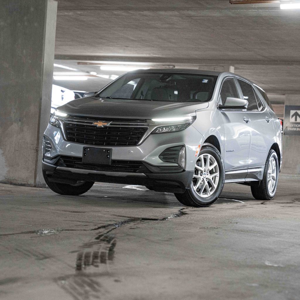Used 2023 Chevrolet Equinox LT FWD image 1