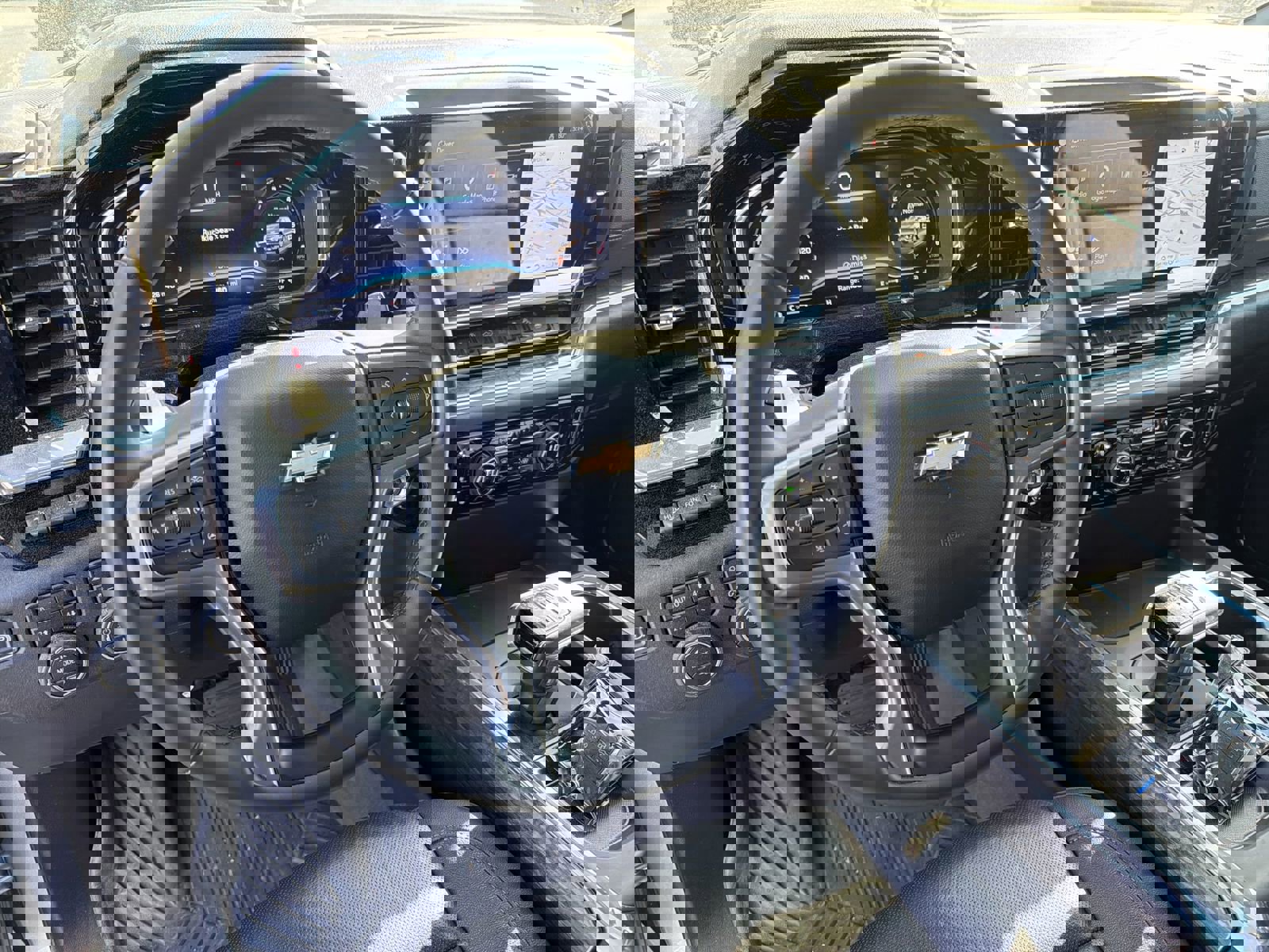 Used 2025 Chevrolet Silverado 1500 LTZ w/ LTZ Premium Package image 18