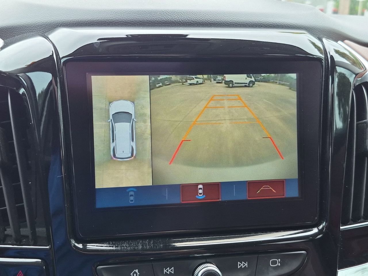 Used 2019 Chevrolet Traverse High Country AWD/4WD image 16