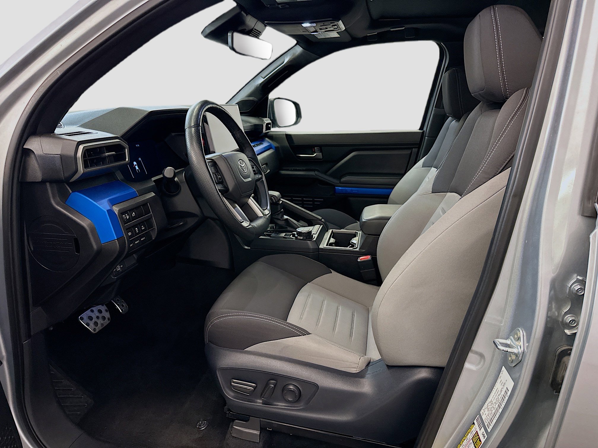 Used 2025 Toyota Tacoma TRD Sport w/ TRD Sport Upgrade Package image 13