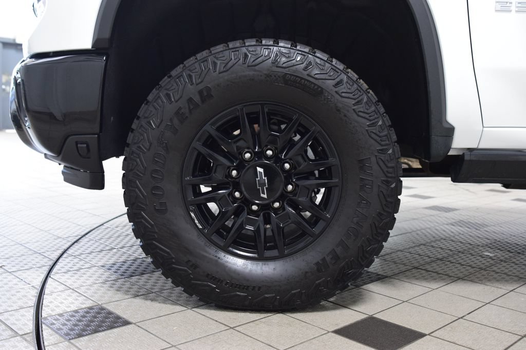 Used 2026 Chevrolet Silverado 2500 ZR2 AWD/4WD image 28