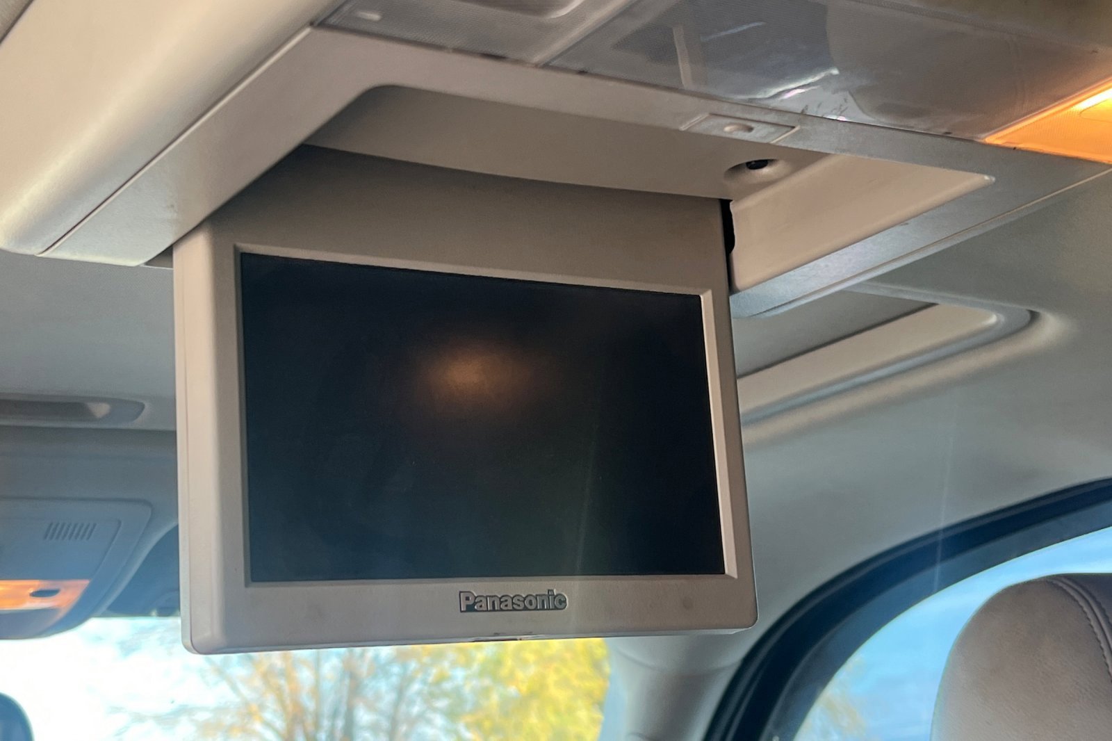 Used 2013 Chevrolet Tahoe LT w/ Luxury Package image 12