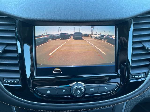 Used 2022 Chevrolet Trax LT w/ Midnight Edition image 21