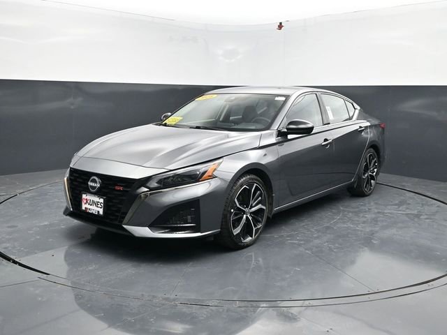 Used 2025 Nissan Altima 2.5 SR image 4
