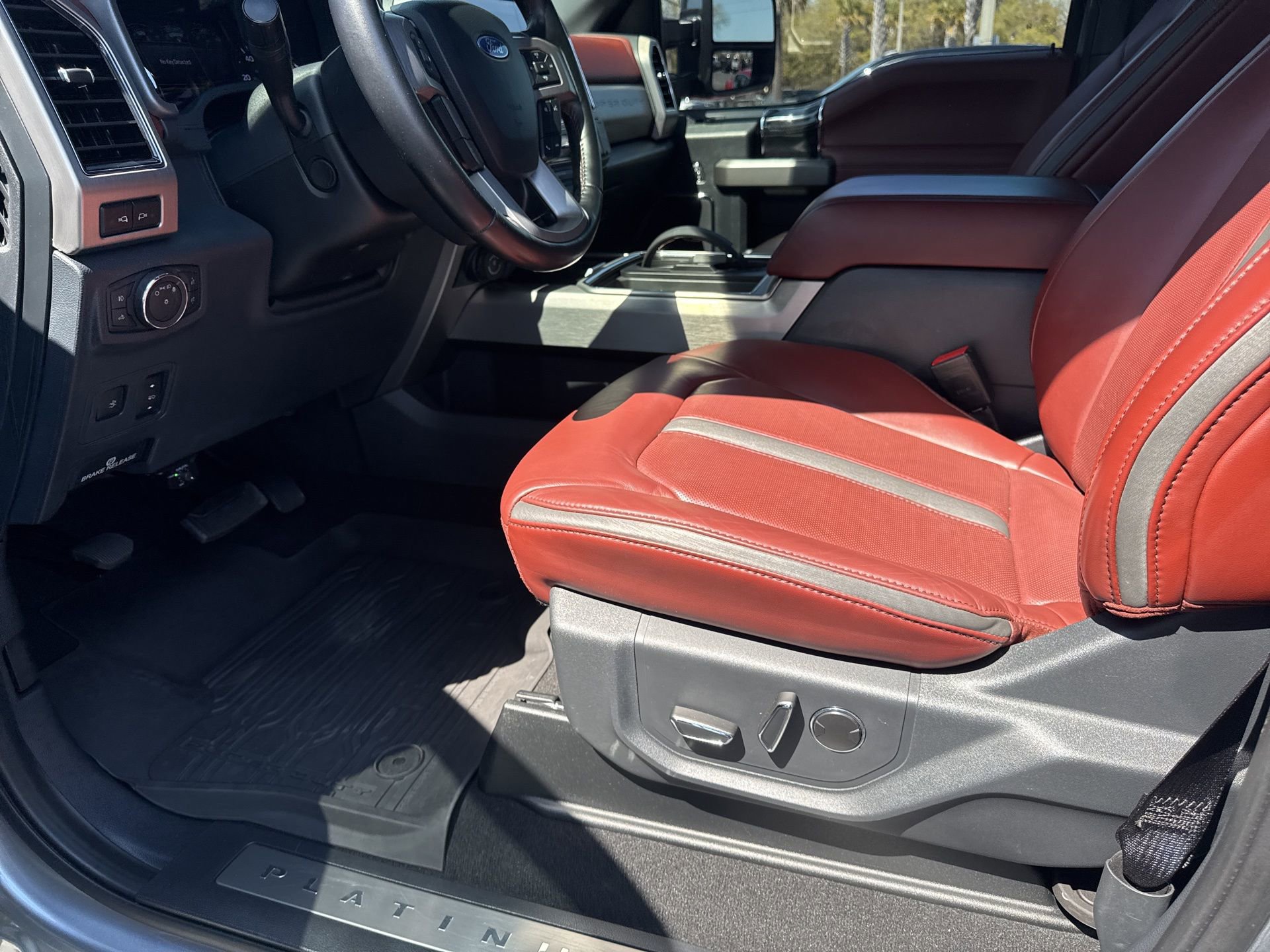 Used 2022 Ford F250 Platinum image 16