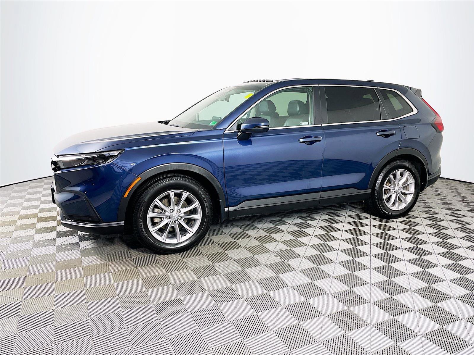 Used 2024 Honda CR-V EX-L image 4