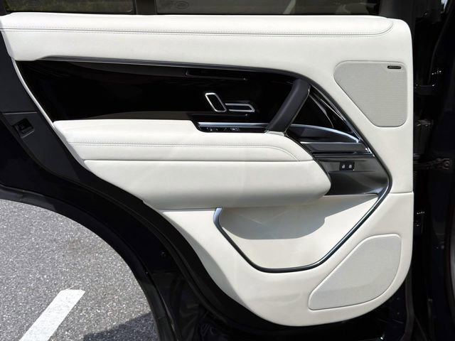 New 2026 Land Rover Range Rover SE image 12