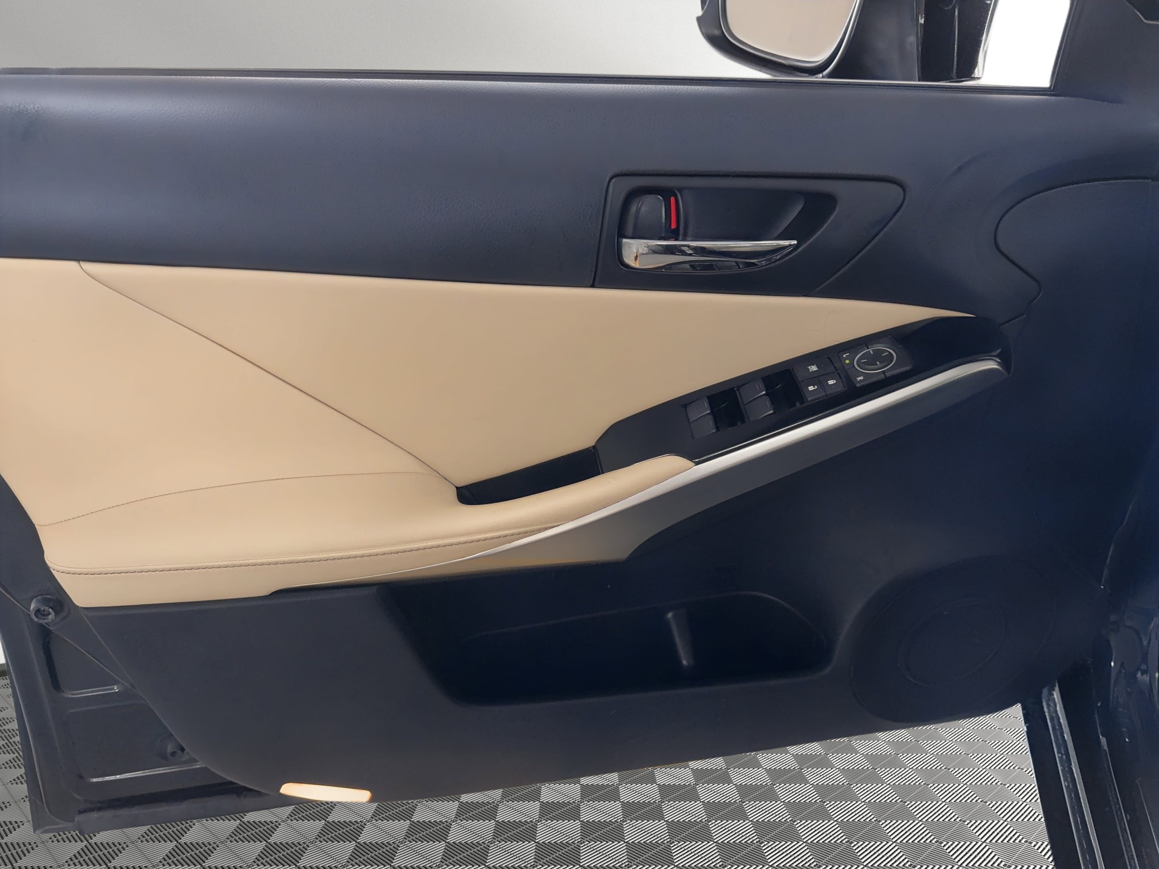 Used 2014 Lexus IS 350 w/ Navigation Package image 13