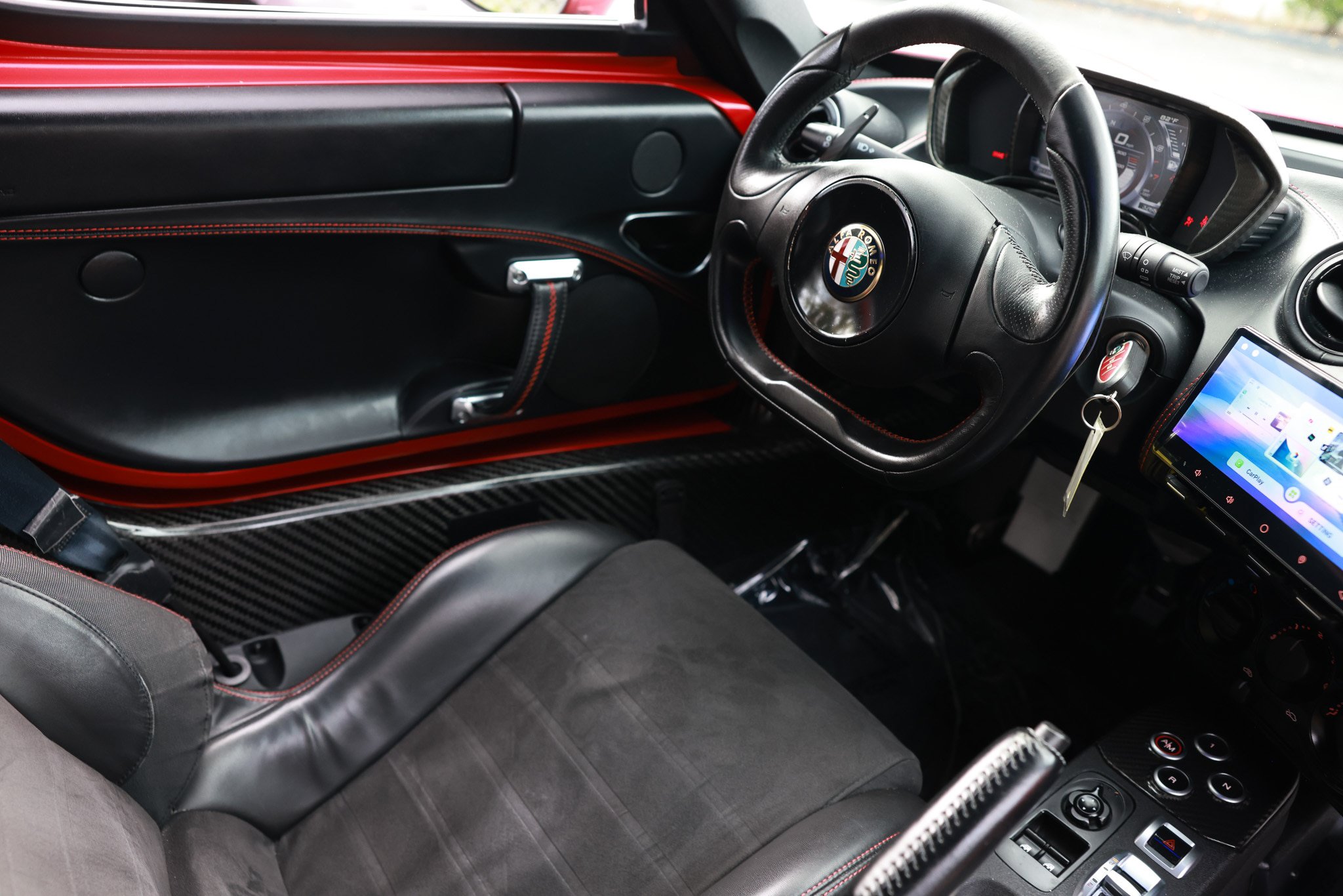 Used 2015 Alfa Romeo 4C Launch Edition w/ Convenience Group RWD image 18