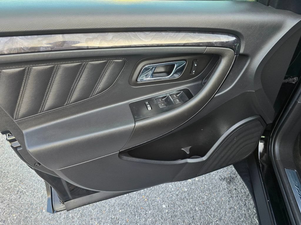 Used 2012 Ford Taurus Limited FWD image 9