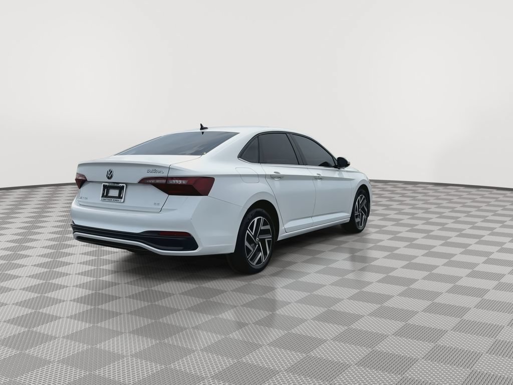 Used 2024 Volkswagen Jetta SE FWD image 8