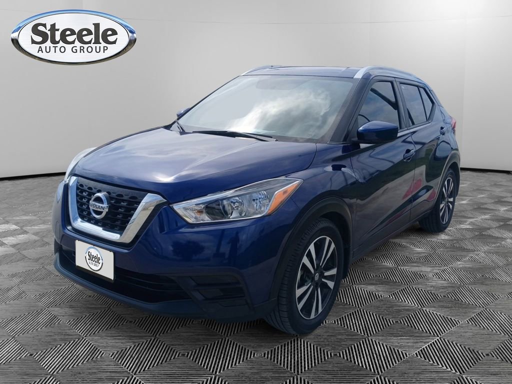 Used 2018 Nissan Kicks SV FWD image 1