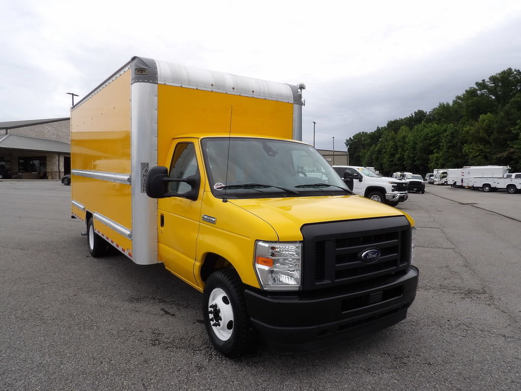 Used 2021 Ford E-350 and Econoline 350 Super Duty RWD image 11