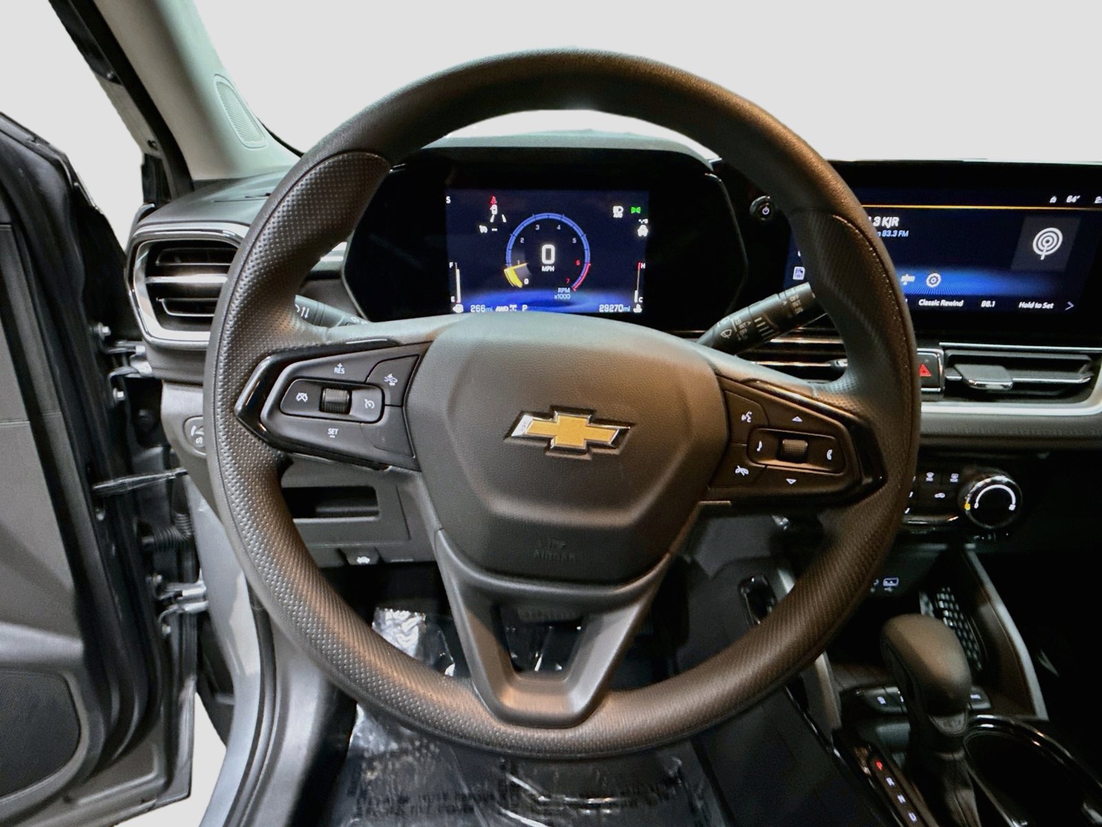 Used 2025 Chevrolet TrailBlazer LT AWD/4WD image 13