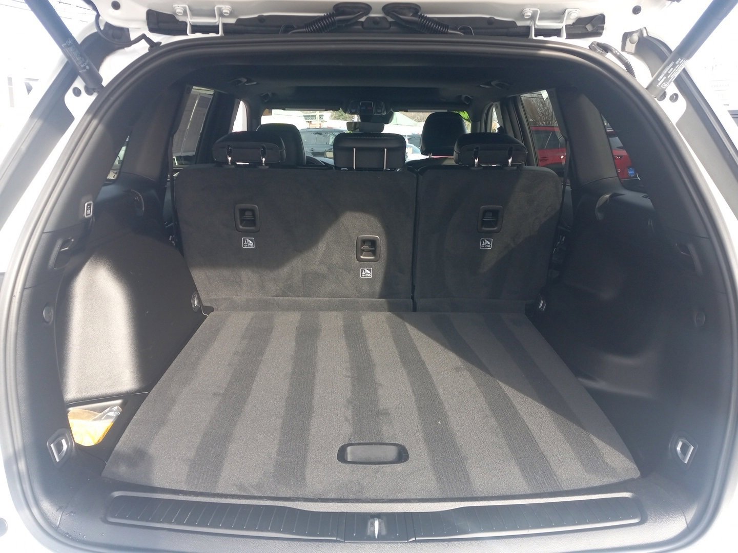 Used 2025 Jeep Grand Cherokee Altitude image 18