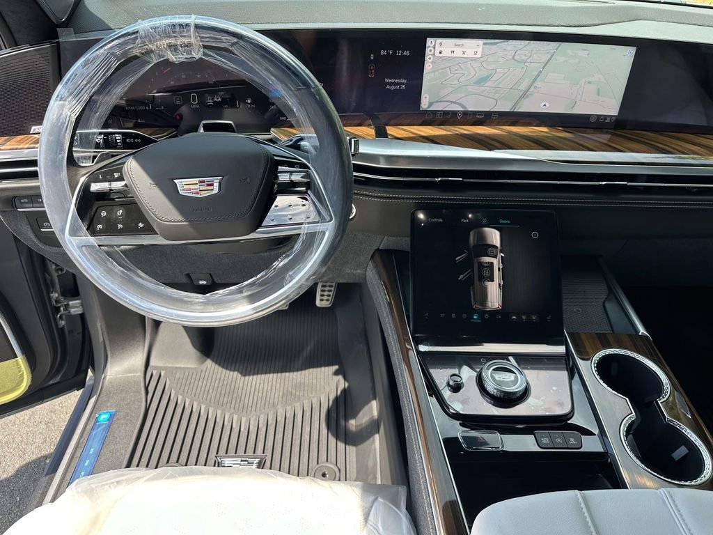 New 2026 Cadillac Escalade Platinum Luxury w/ LPO, Radiant Package AWD/4WD image 10