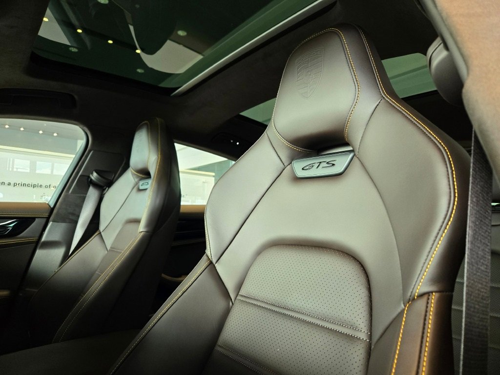 Certified 2025 Porsche Panamera GTS image 4