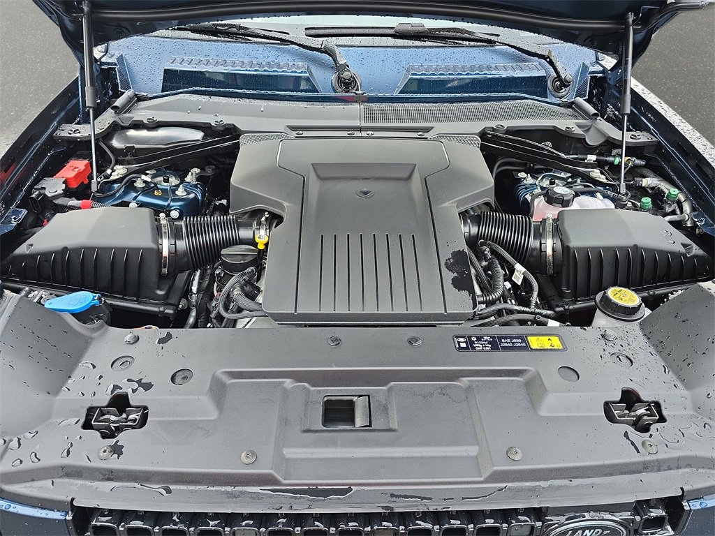 New 2026 Land Rover Defender 110 OCTA image 33