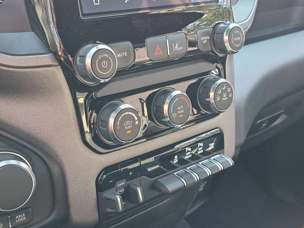 New 2026 RAM 1500 Warlock AWD/4WD image 25