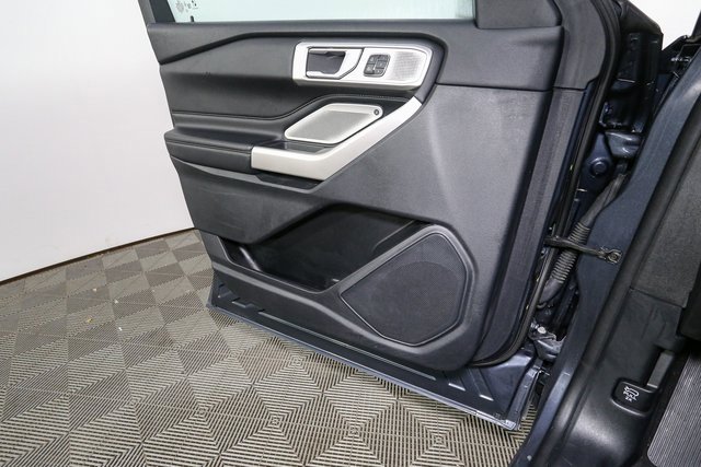 Used 2022 Ford Explorer Limited w/ Limited Technology Package image 38