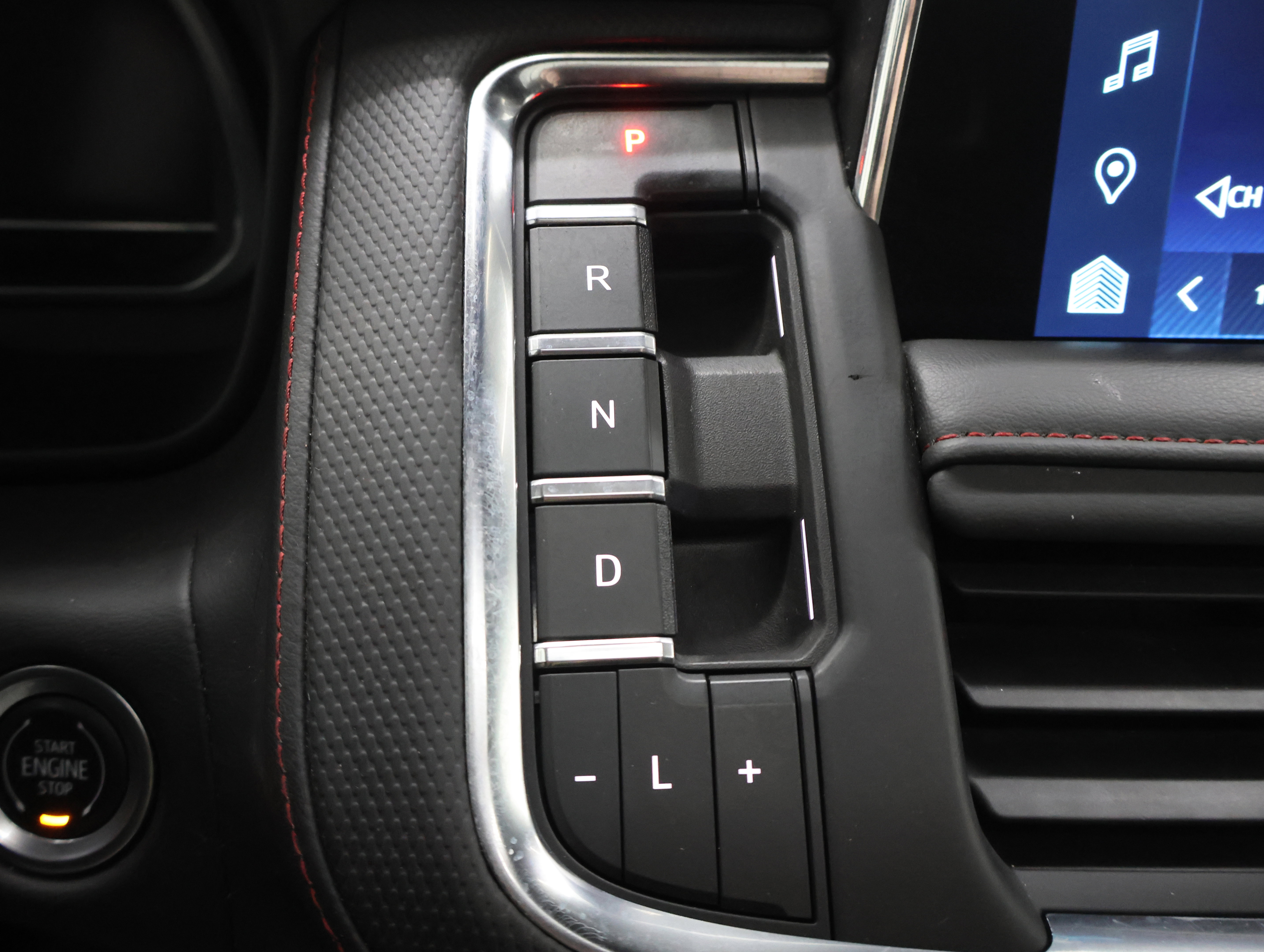 Used 2023 Chevrolet Suburban RST w/ Luxury Package AWD/4WD image 61