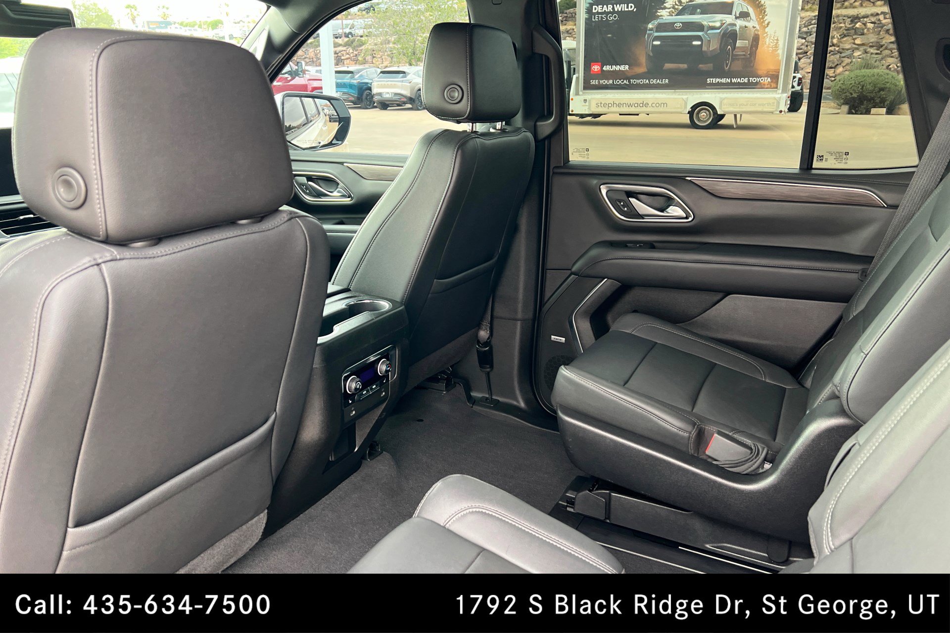 Used 2022 Chevrolet Tahoe Z71 w/ Luxury Package AWD/4WD image 19