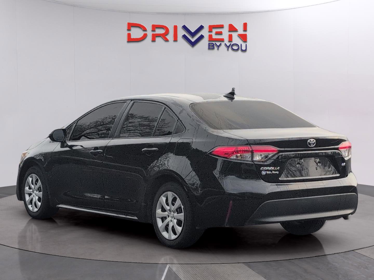 Used 2024 Toyota Corolla LE image 3