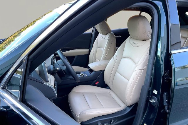 Certified 2024 Cadillac XT4 Premium Luxury FWD image 15