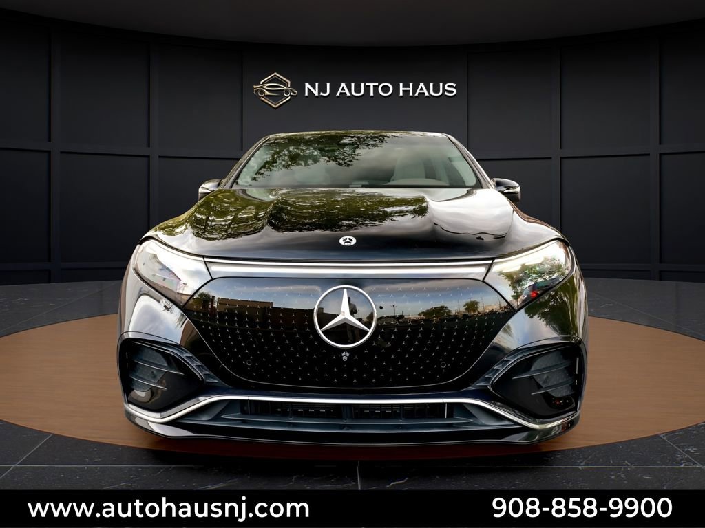 Used 2023 Mercedes-Benz EQS 580 4MATIC SUV image 3