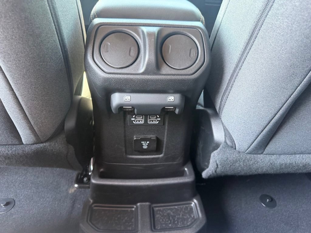 Used 2025 Jeep Wrangler Unlimited Sahara AWD/4WD image 45
