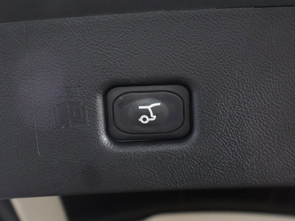Used 2023 Lincoln Nautilus FWD w/ Premium Package image 20