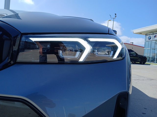 New 2026 BMW 330i Sedan w/ M Sport Package RWD image 4