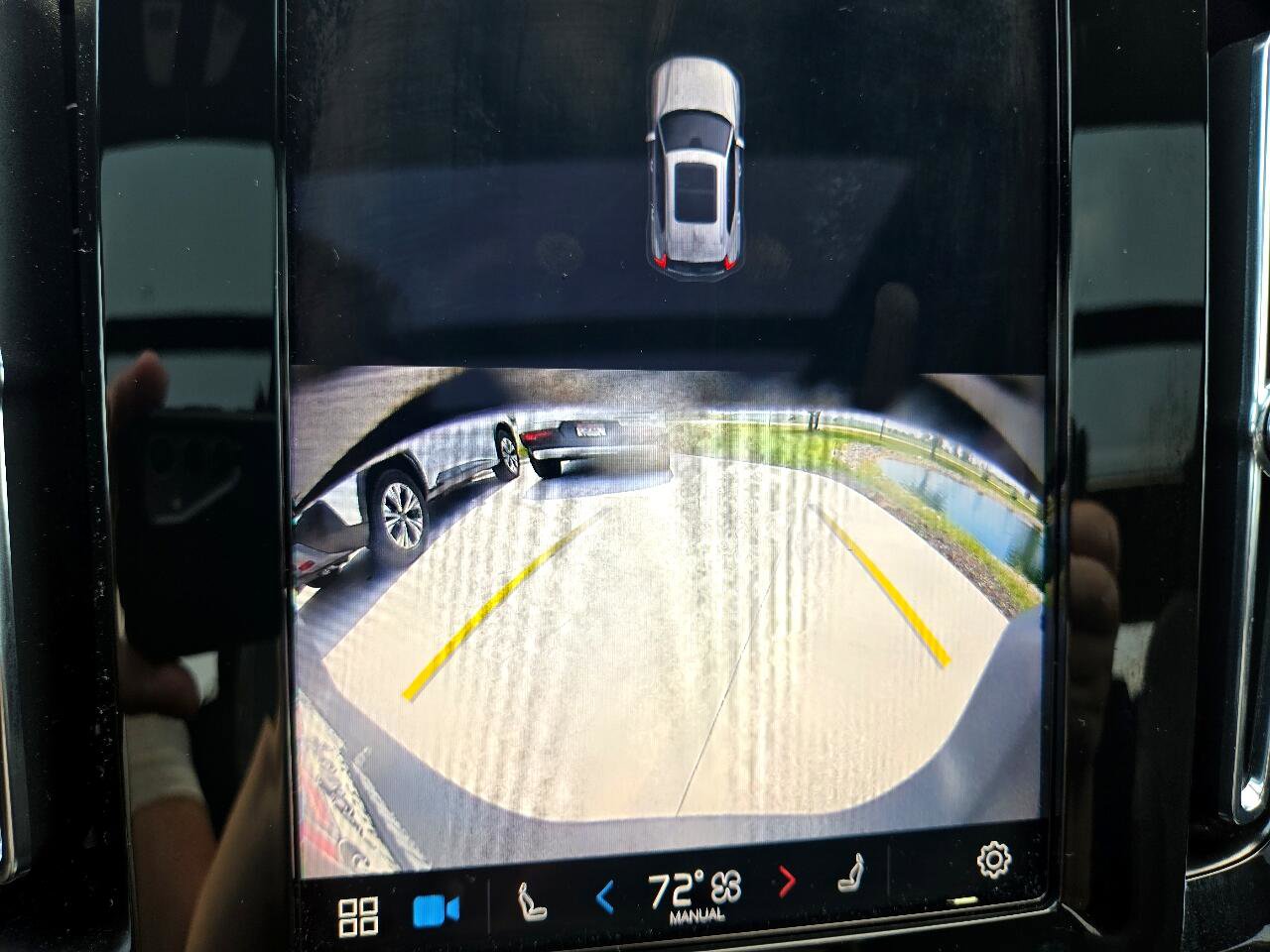 Used 2024 Volvo XC40 B5 Core image 28