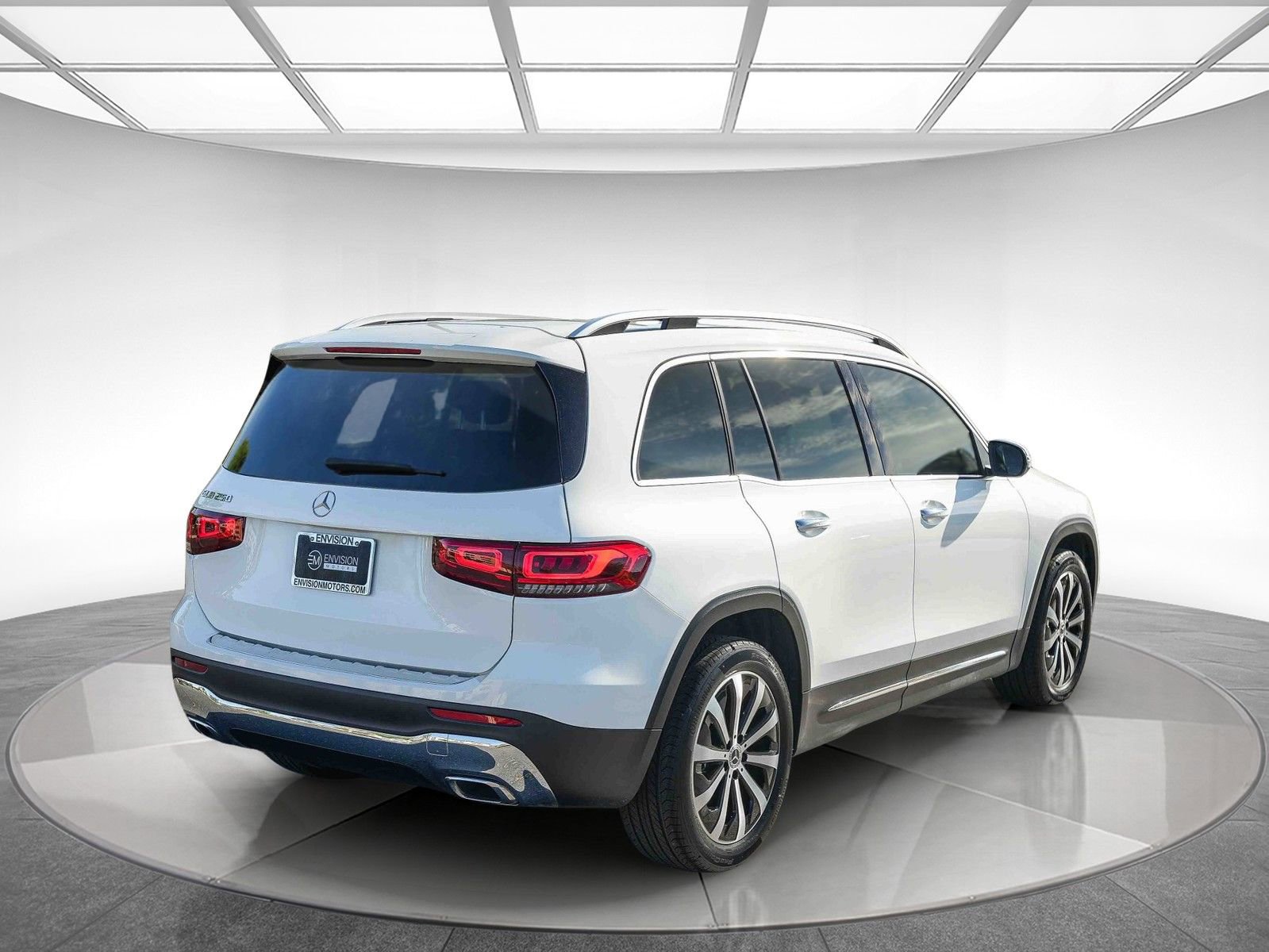 Used 2022 Mercedes-Benz GLB 250 image 4