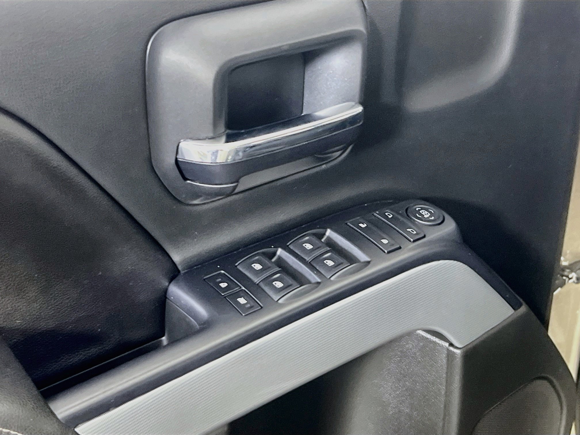 Used 2015 Chevrolet Silverado 1500 LT w/ All Star Edition AWD/4WD image 18