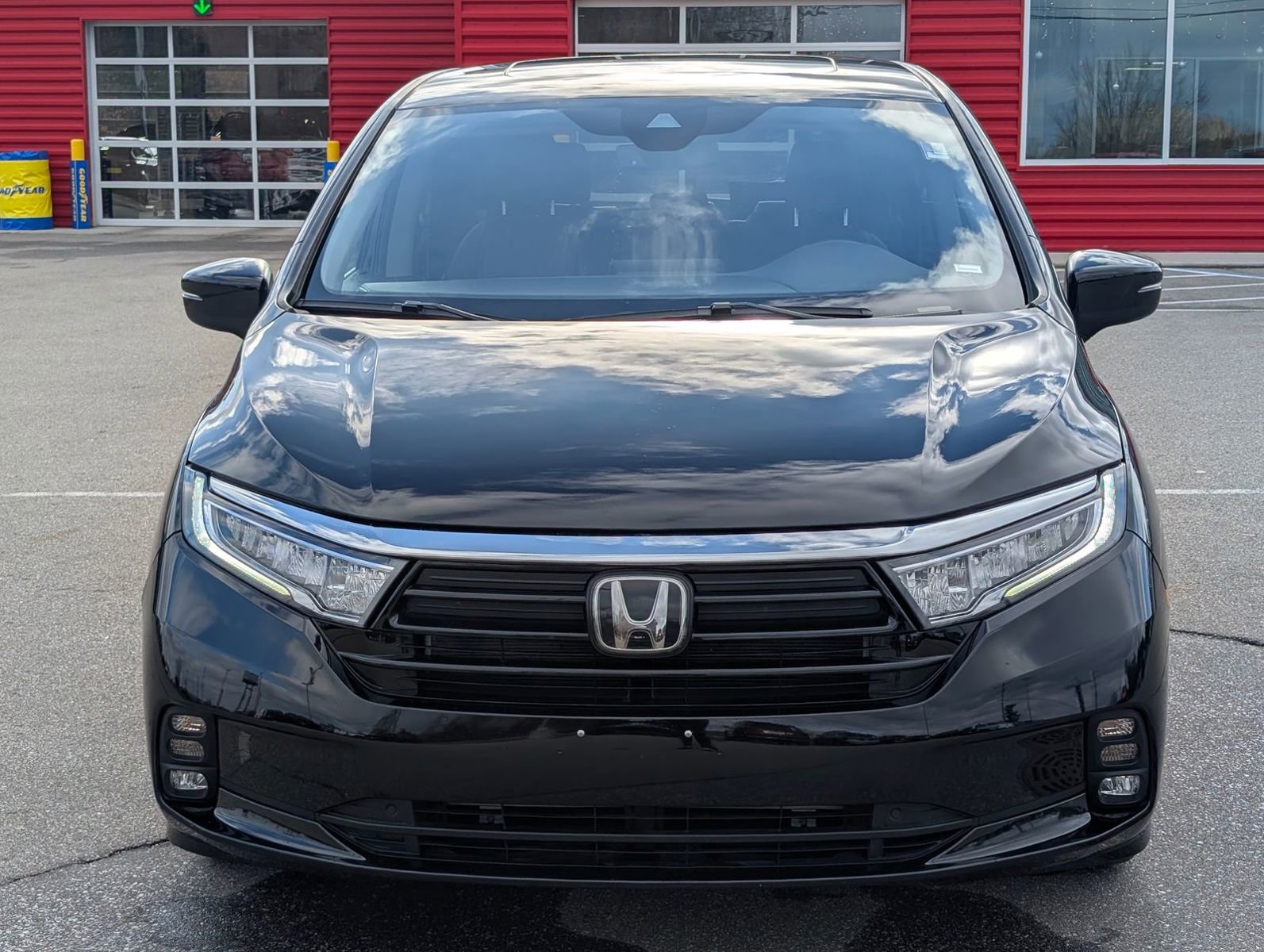 Used 2024 Honda Odyssey EX-L image 2
