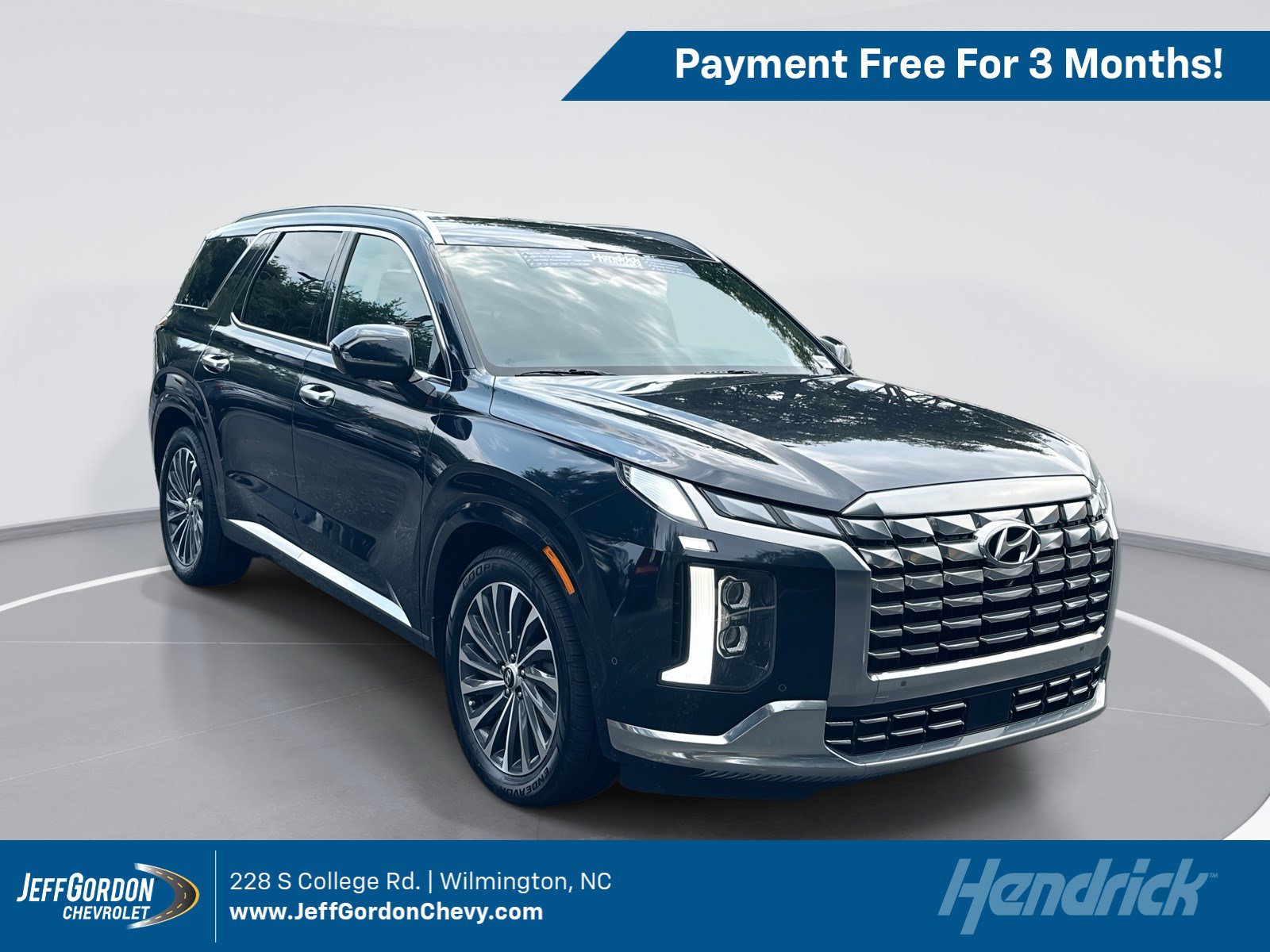 Used 2024 Hyundai Palisade Calligraphy FWD image 1