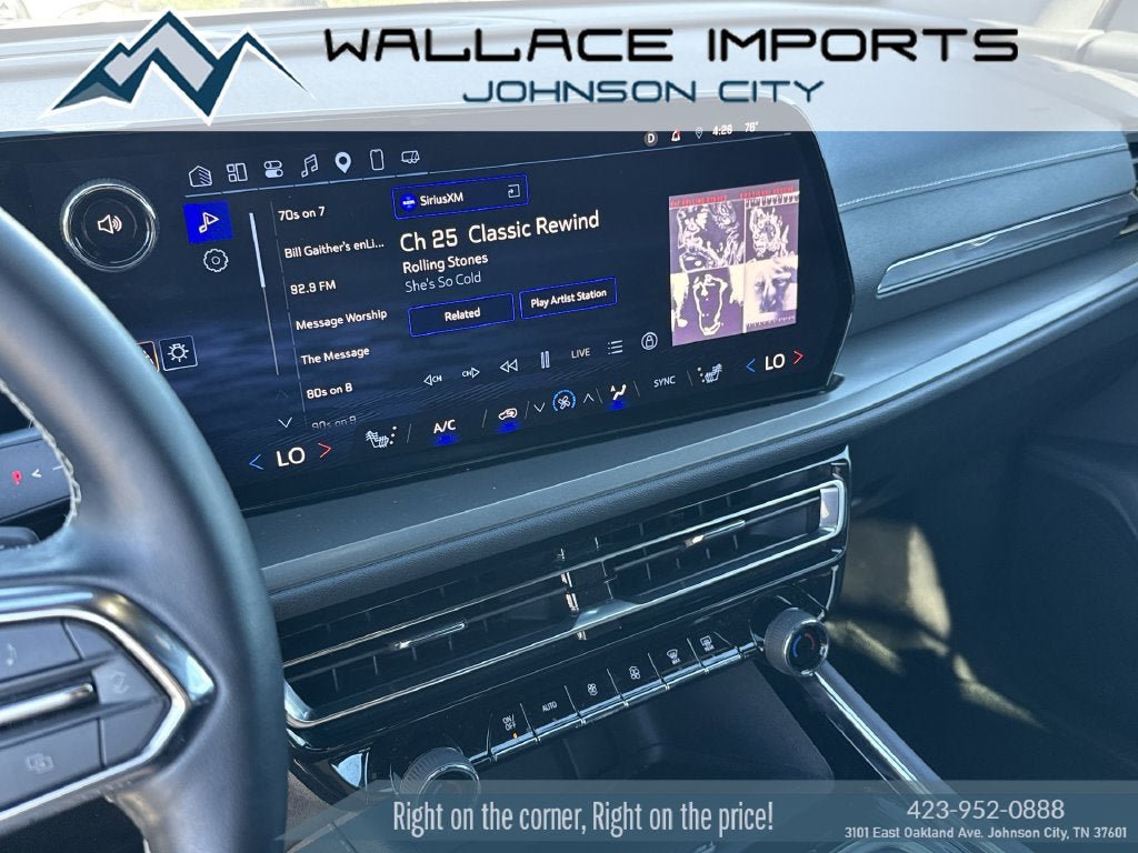 Used 2025 Chevrolet Traverse LT FWD image 21
